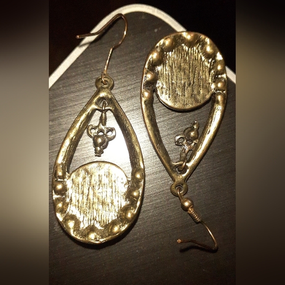 3/$20! Victorian-style bronze dangle jewelled statement earrings dark stones - Picture 9 of 9